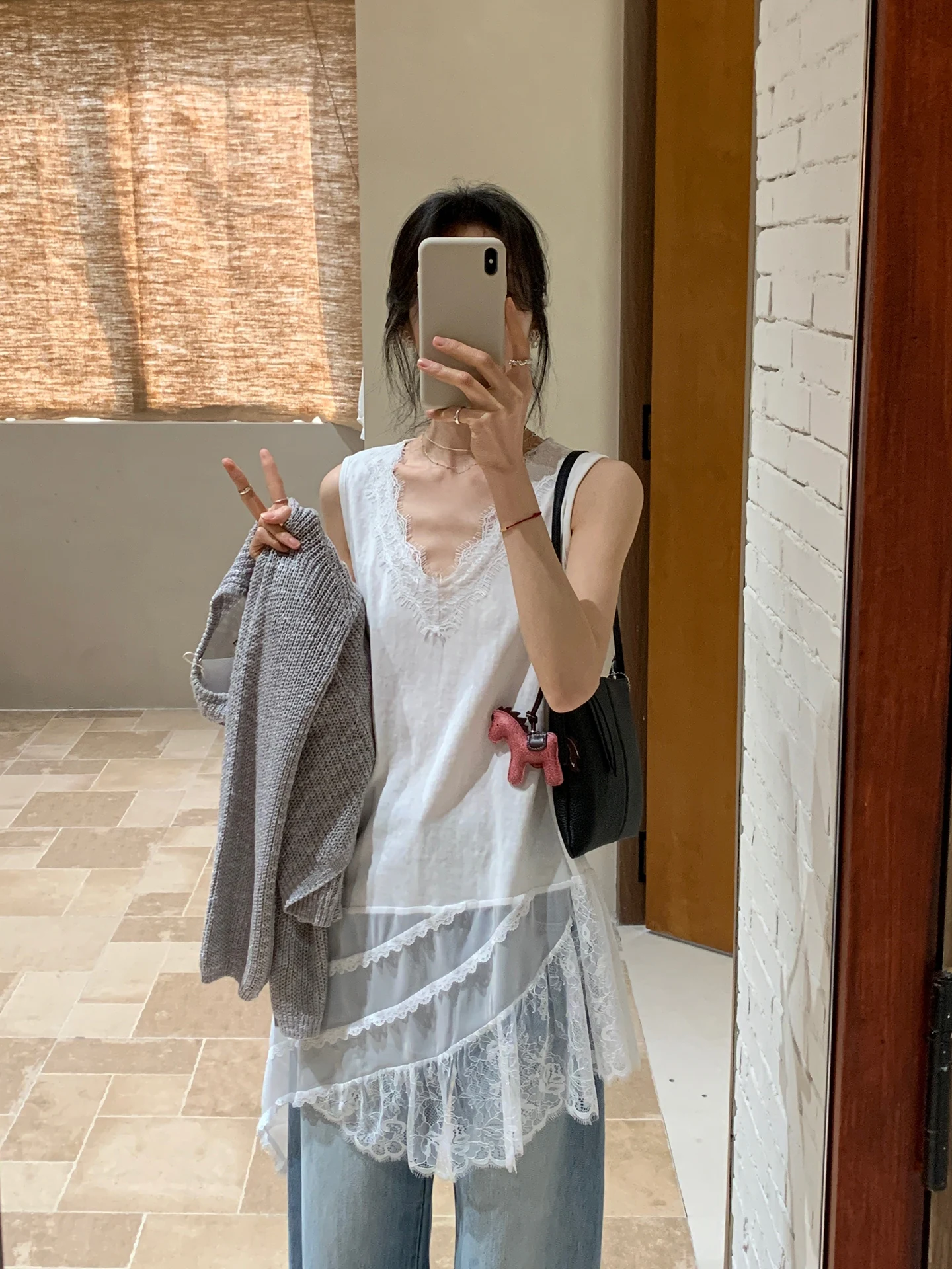 

Белый кружевной топ на бретельках с V-образным вырезом и асимметричным дизайном, новинка весенней коллекции, свободный крой, хлопок