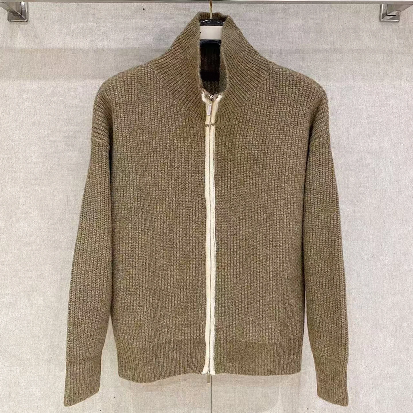 

Italian LP contrasting color zipper wool loose stand-up neck men's knitted sweater