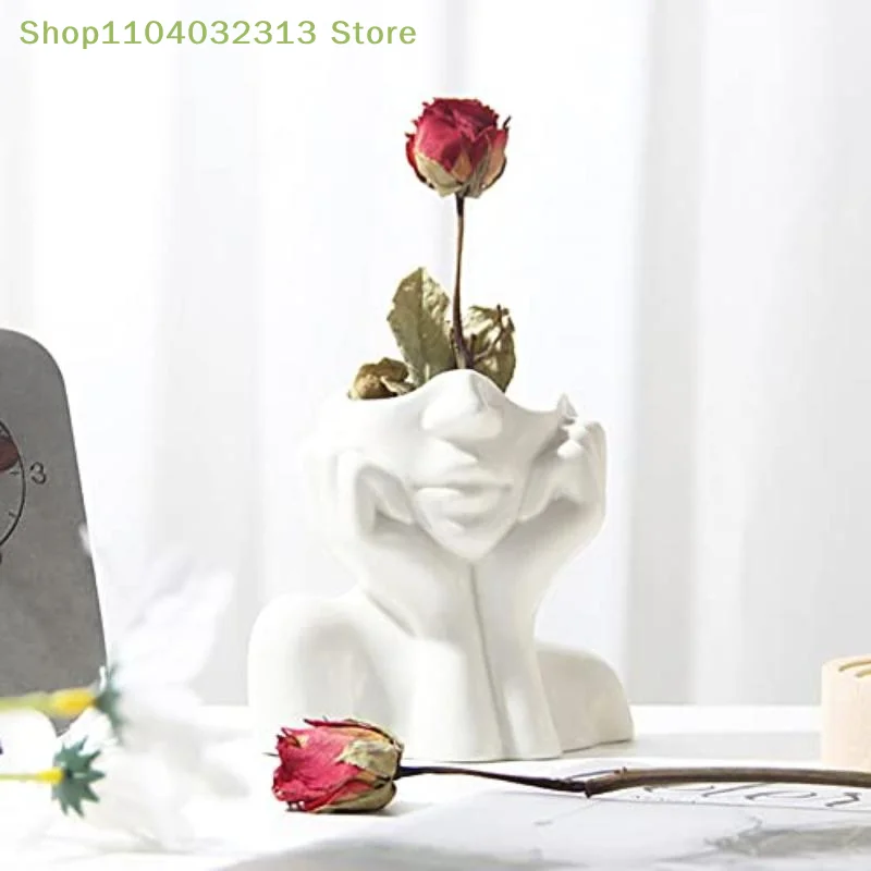 petiteCreative Face Shaped Decor Vase with Inner Groove Design Stylish Vase for Home Living Room Bedroom Table Decoraccessories