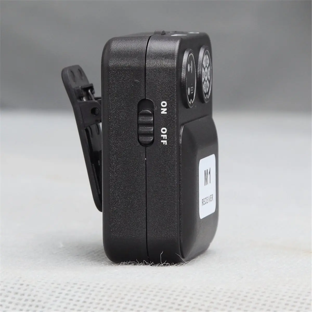 DTC5 Wireless in-Ear Monitors System Audio Receiver Transmitter Earphones for DJ Stage Studio Sound System Headset Headphones
