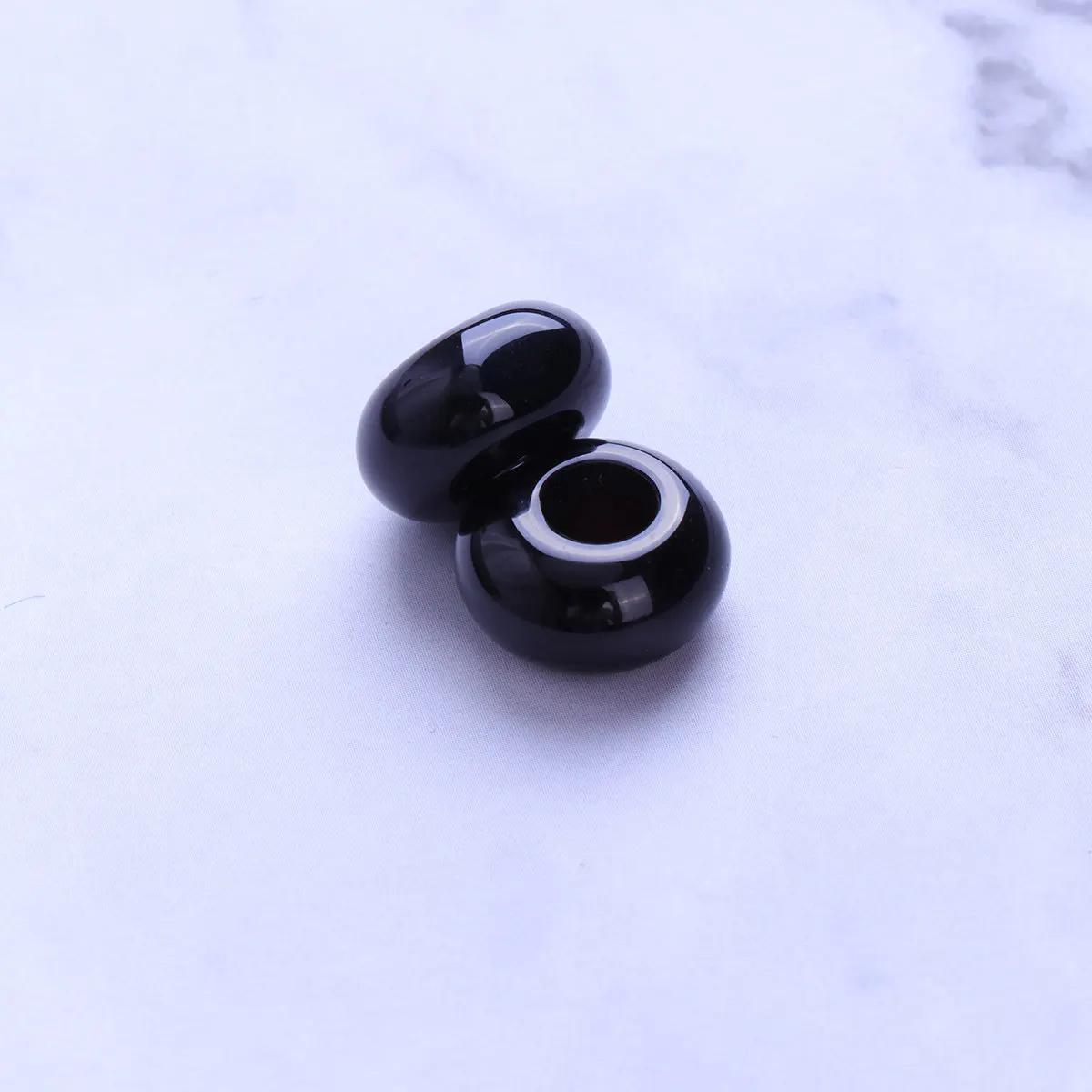 

20 шт. натуральных черных агатовых бусин с большим отверстием 8 мм, 10 мм для изготовления ювелирных изделий своими руками: браслетов, ожерелий, серег, а также для рукоделия. Агатовые бусины.