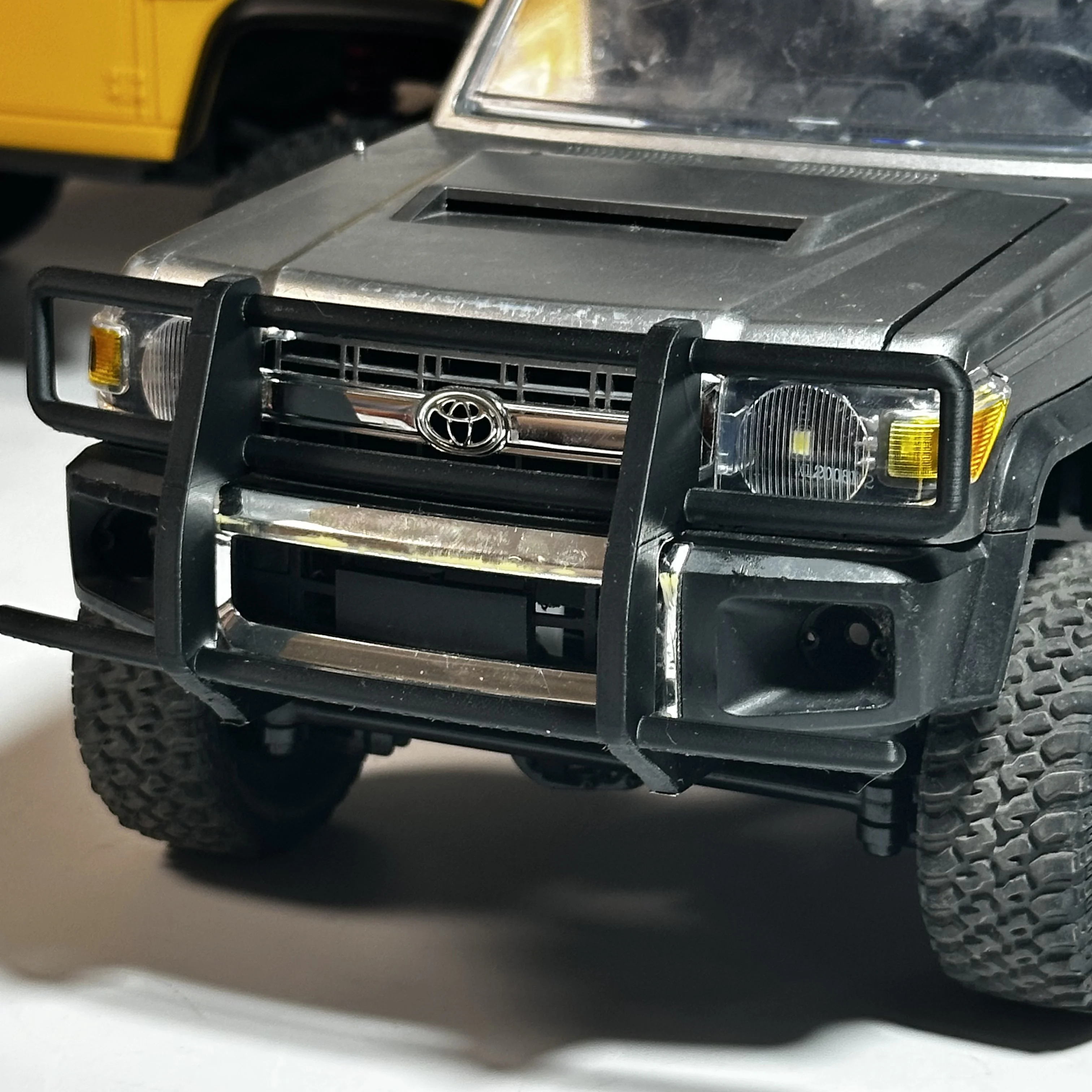 

Аксессуар для модернизации переднего бампера Mn для Mn82, Mn82pro, Lc79, Rc Crawler, установка в оригинальные отверстия, без разрушения штатной конструкции