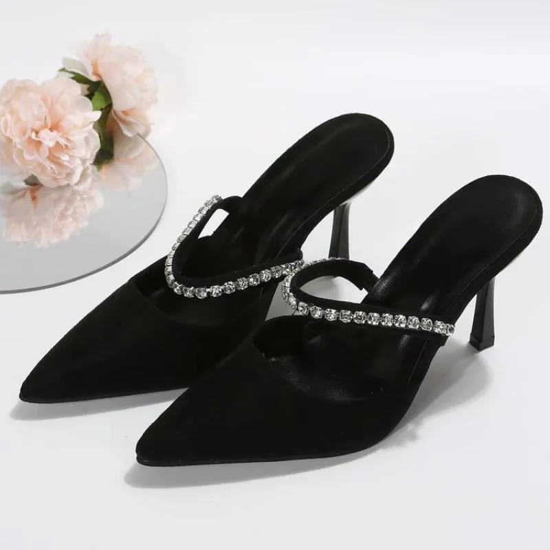 Zapatos de tacón alto para mujer, calzado de tacón de aguja, puntiagudos, satinado, diamantes de imitación, purpurina, color negro, novedad de