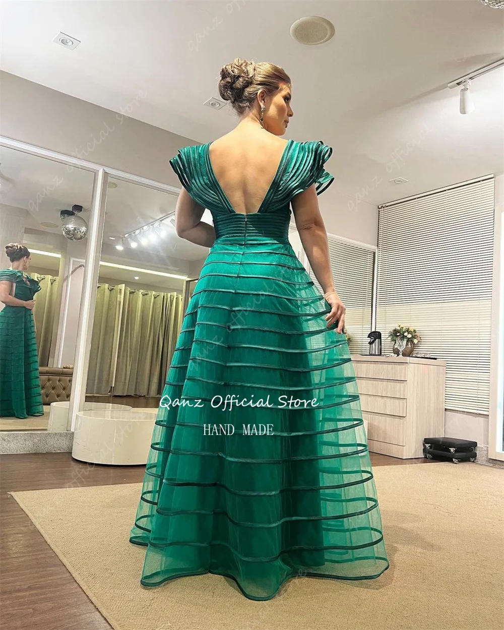 Qanz verde esmeralda elegante vestidos de baile profundo decote em v tule vestidos de noite longos até o chão vestido de ocasião formal personalizado