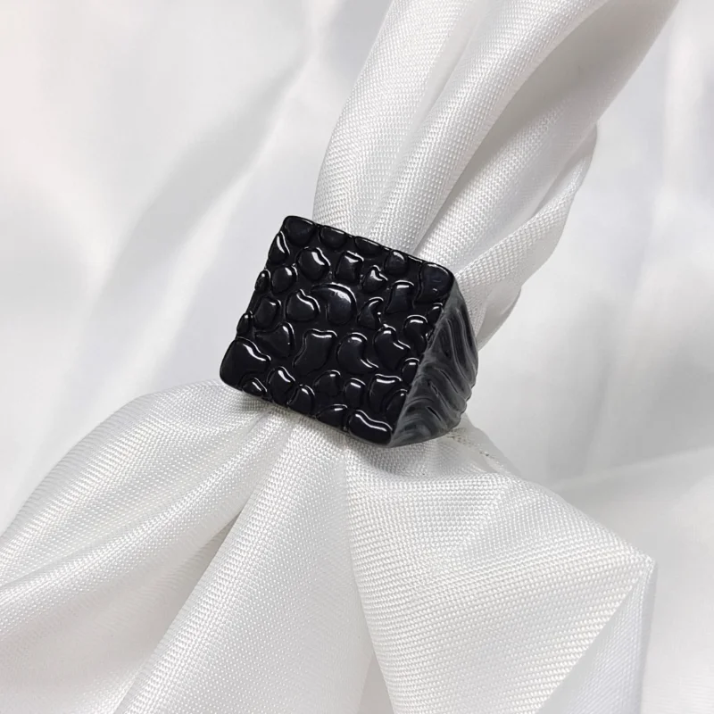 New minimalist jewelry, black geometric square pattern, uneven men's ring, fashionable and elegant, business style