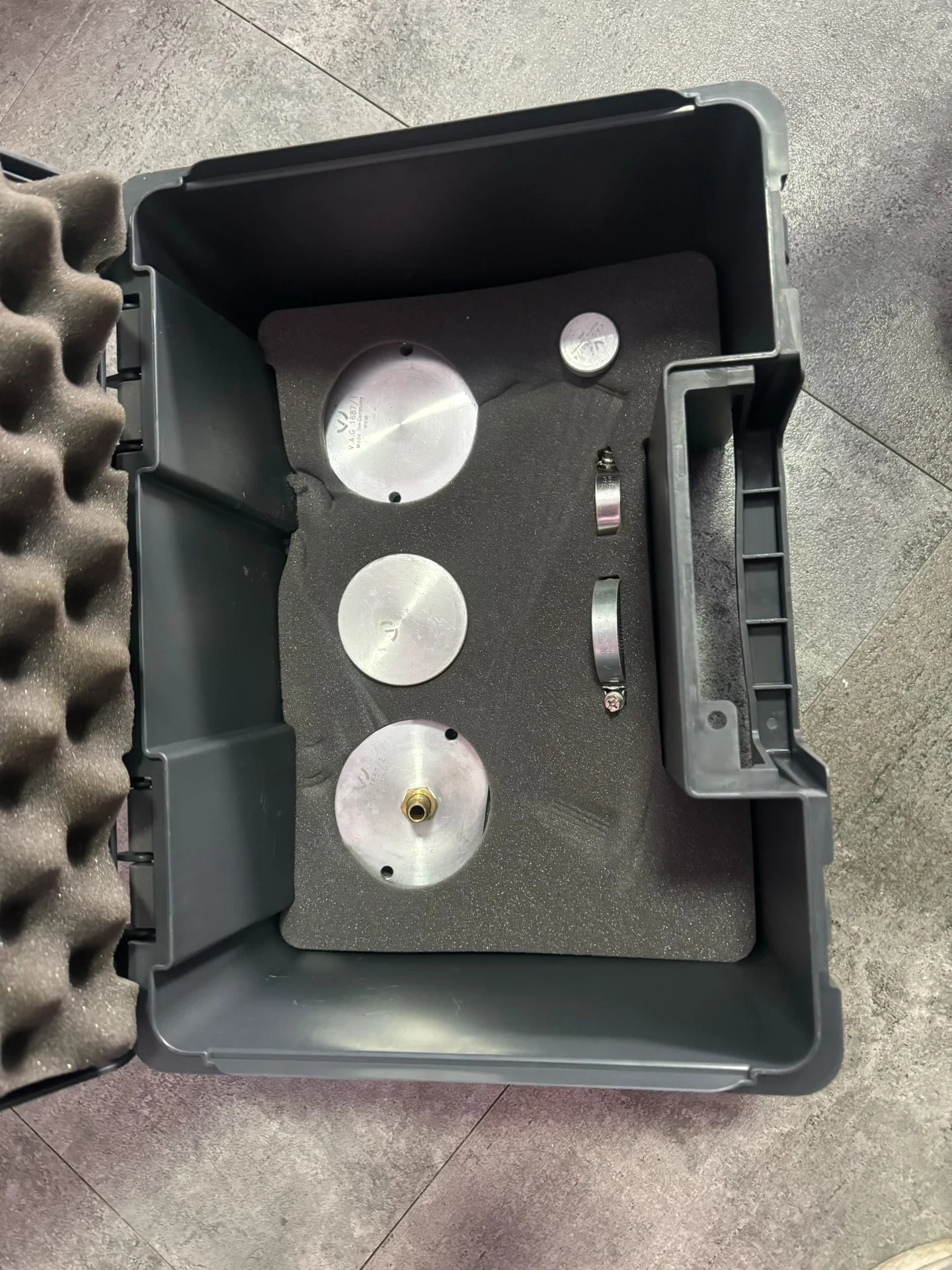 Suitable for Volkswagen VAG1687 intake system tester