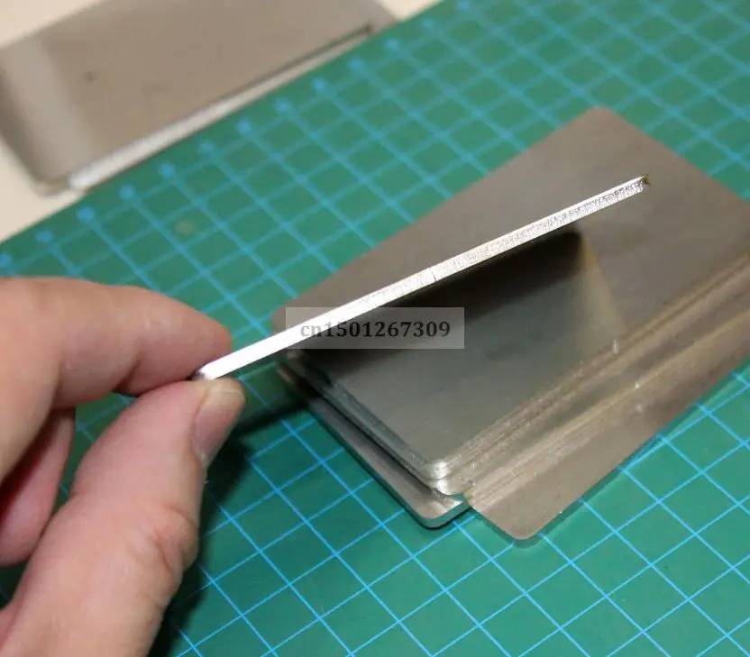 Tarjeta de visita de acero inoxidable de 2mm de grosor, placa de Metal resistente, tamaño 85x53mm, acabado mate de doble cara