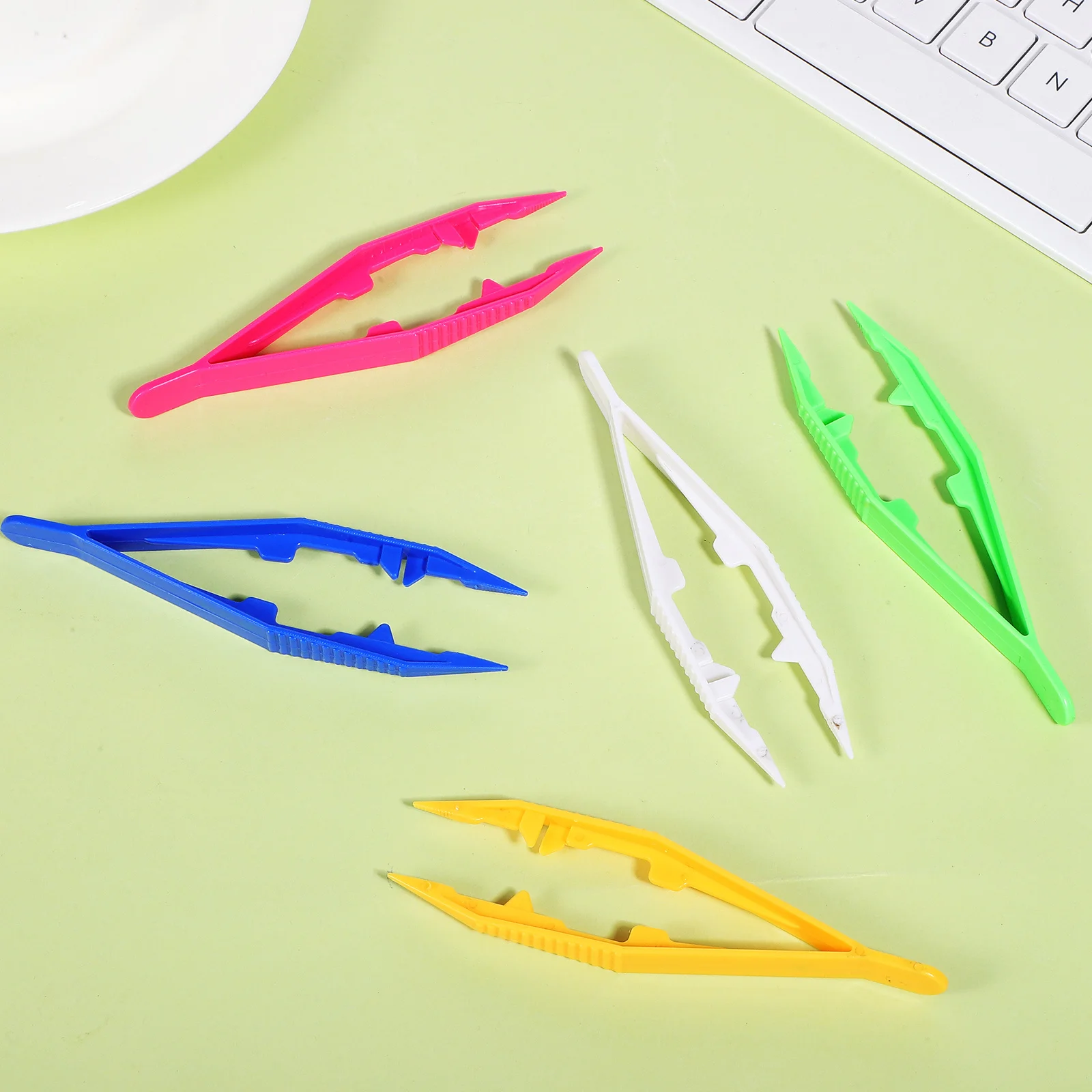 

20 шт. пластиковые пинцеты для детей, зубчатый и конический дизайн, идеально подходят для изготовления ювелирных изделий, мелкой моторики