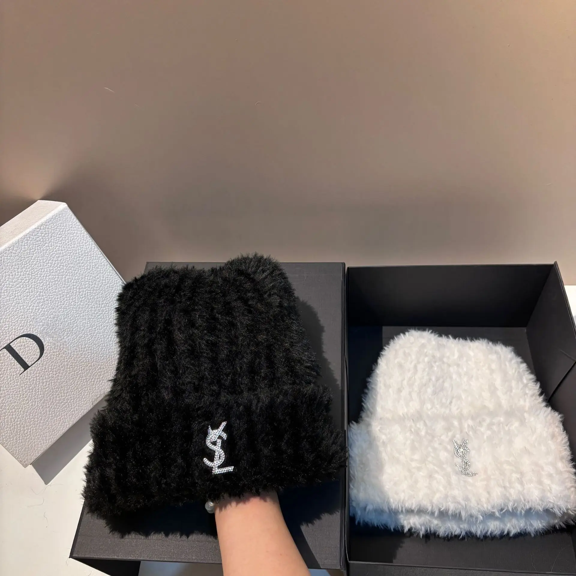 Gorro de punto suave y cálido para mujer, moda para actividades al aire libre, versátil, adelgazante, protección para los oídos, gorro de calavera de invierno, gorros elásticos