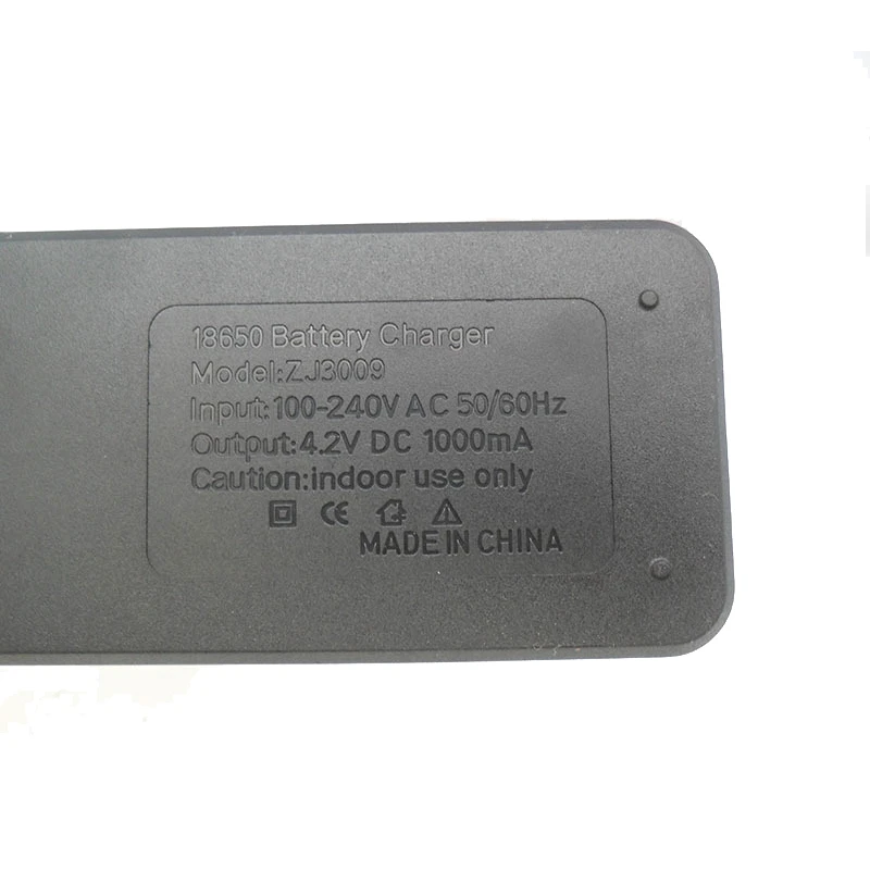 18650 شاحن بطارية الاتحاد الأوروبي التوصيل 2 فتحات الذكية شاحن سريع 18650 بطارية ليثيوم قابلة للشحن جهاز شحن تيار مستمر 4.2 فولت 1A