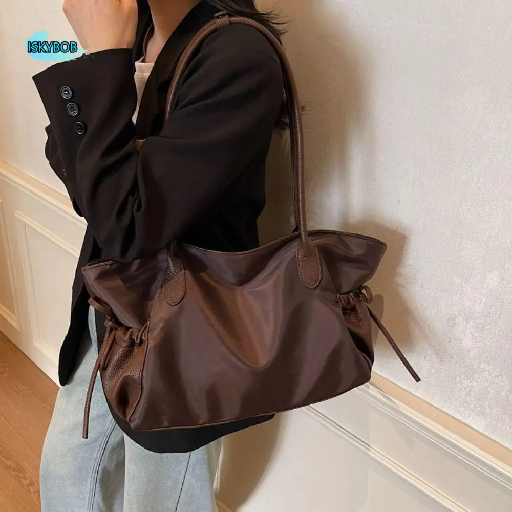 

Literary Casual Nylon Shoulder Bag Lightweight Zipper Handbag Large Capacity Korean Style Underarm Bag Outdoor