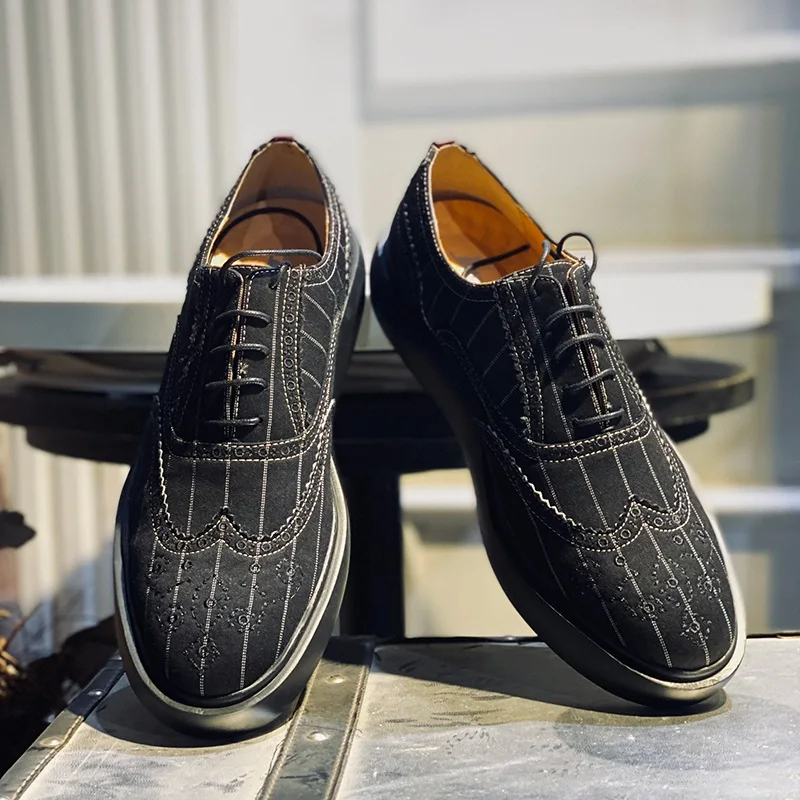 

Spring and summer new block high thick sole stripe board shoes carved lace up large casual flat cloth comfortable men's shoes