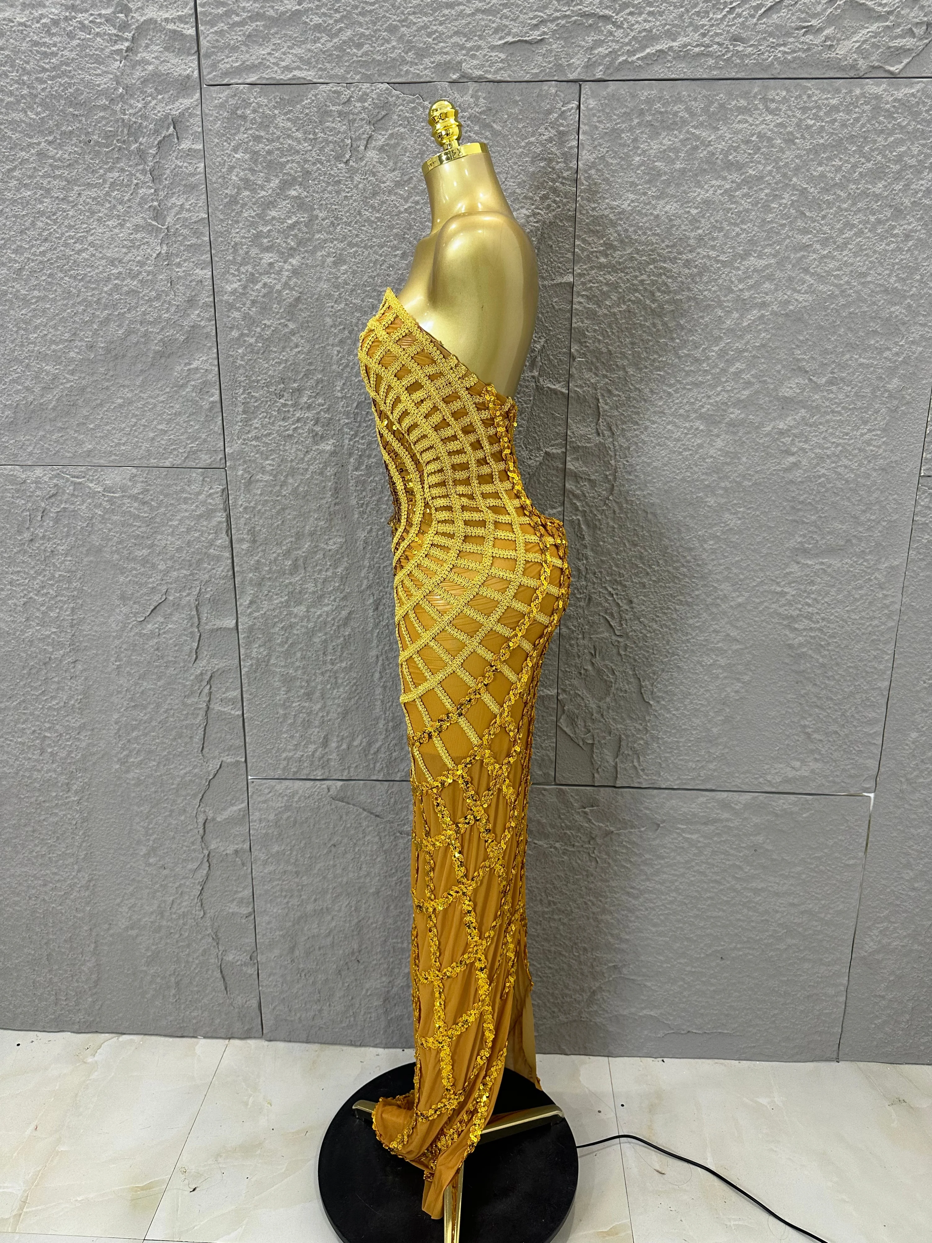 Damen Sexy Trägerloses 3D-Gitter-Verziertes Bodycon Meerjungfrauen-Outfit Bühnenkostüm Elegantes Pailletten-Transparentes Mesh-Maxikleid