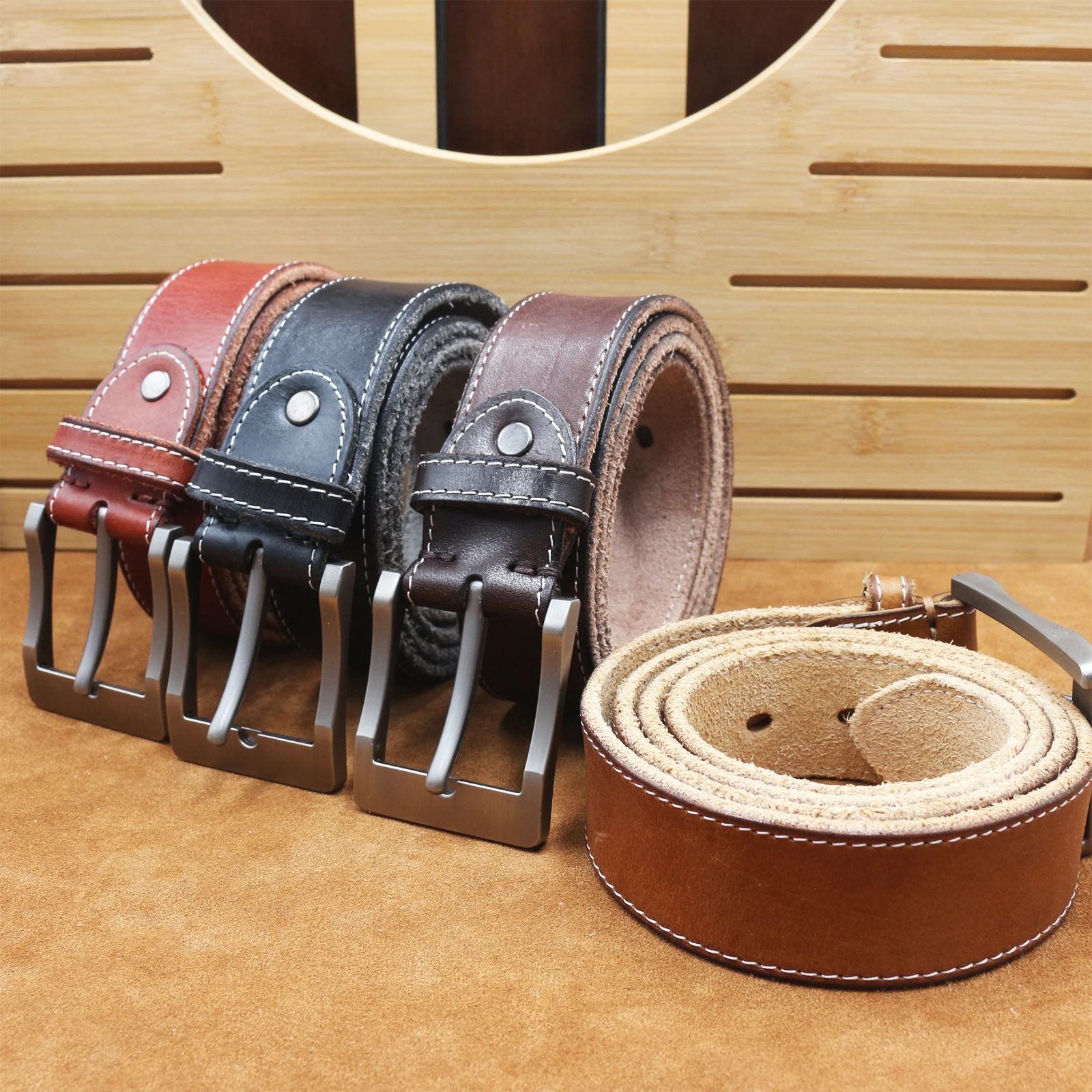 

Мужской кожаный ремень с классической пряжкой, модный дизайн, винтажный стиль, для молодежи, подходит к джинсам, из высококачественной натуральной кожи, новый.