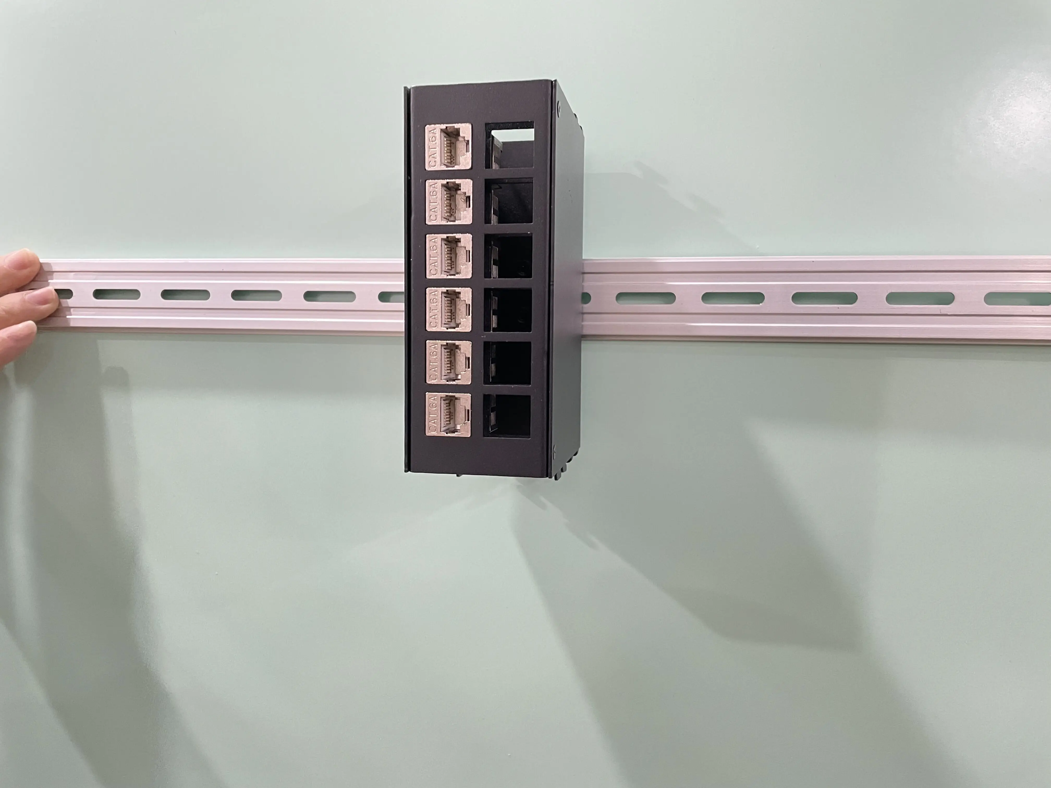 Panel patch RJ45 rel Din 12 port dengan panel patch jaringan Cat6 Keystone Jack STP FTP