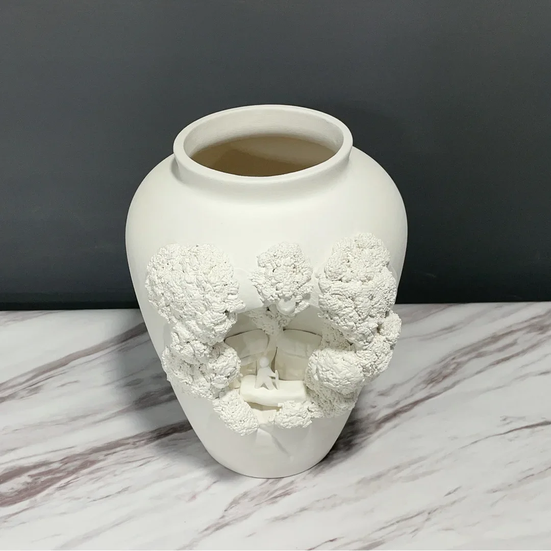 Ceramic Vase Hand Art Abstract Sculpture Three-dimensional Relief Ceramic Handicraft Flower Vase Home Decoration Accessories