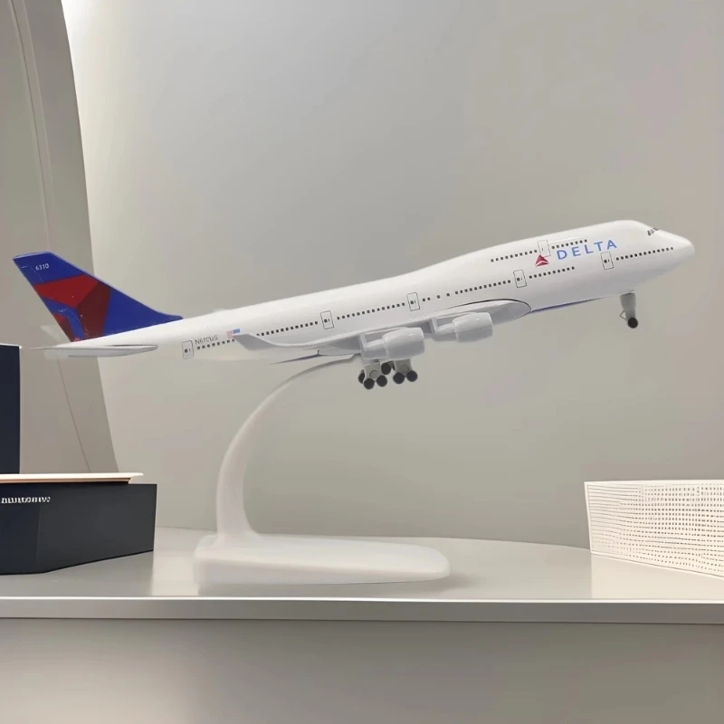 Modèle d'avion en métal 20CM B747 Delta Air Airlines, réplique en métal, matériau en alliage, Simulation d'aviation, cadeau d'anniversaire pour enfants