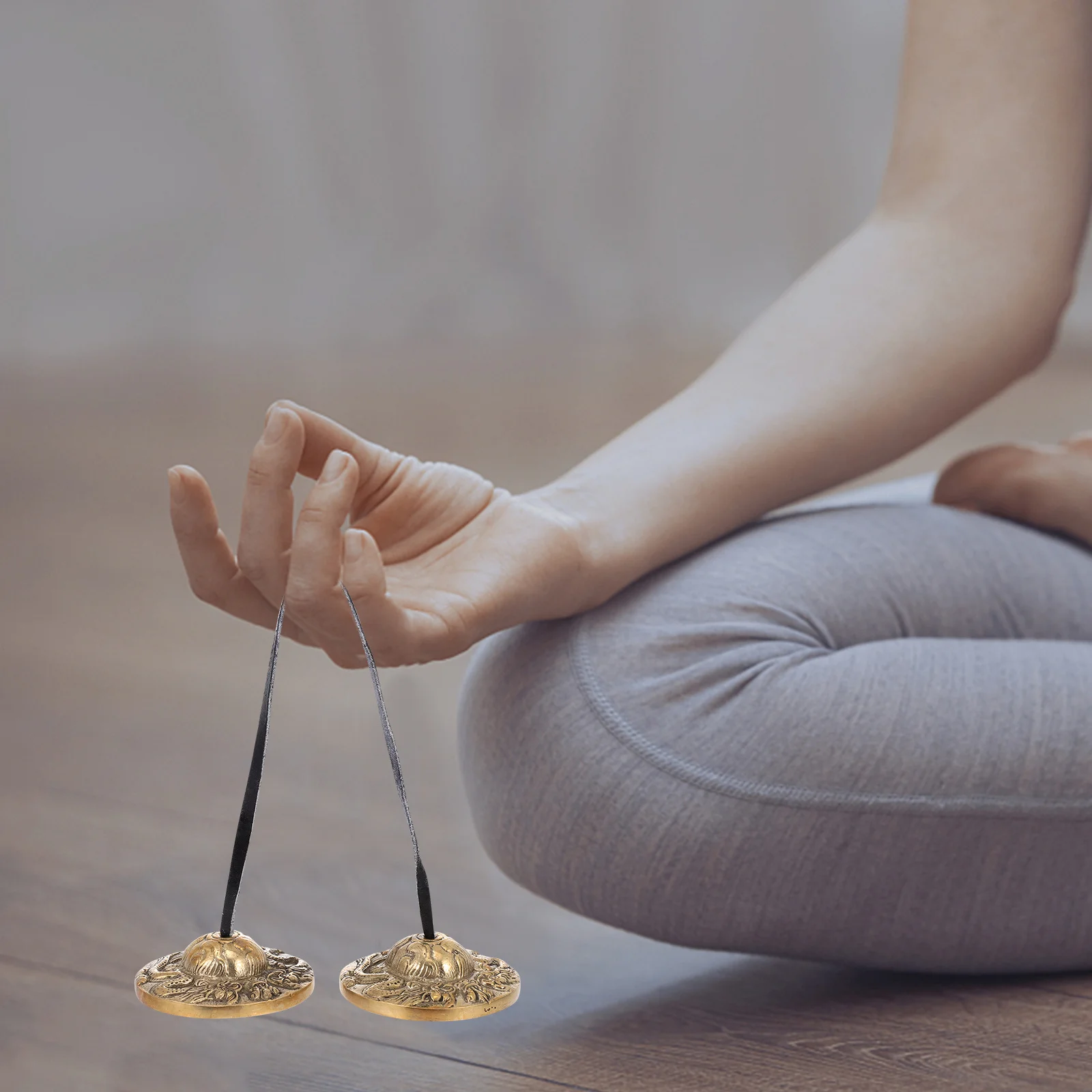 جرس الصنج النحاسي صغير الحجم بتصميم حزام خفيف الوزن لأداة قرع العلاج الصوتي للتأمل واليوجا #4