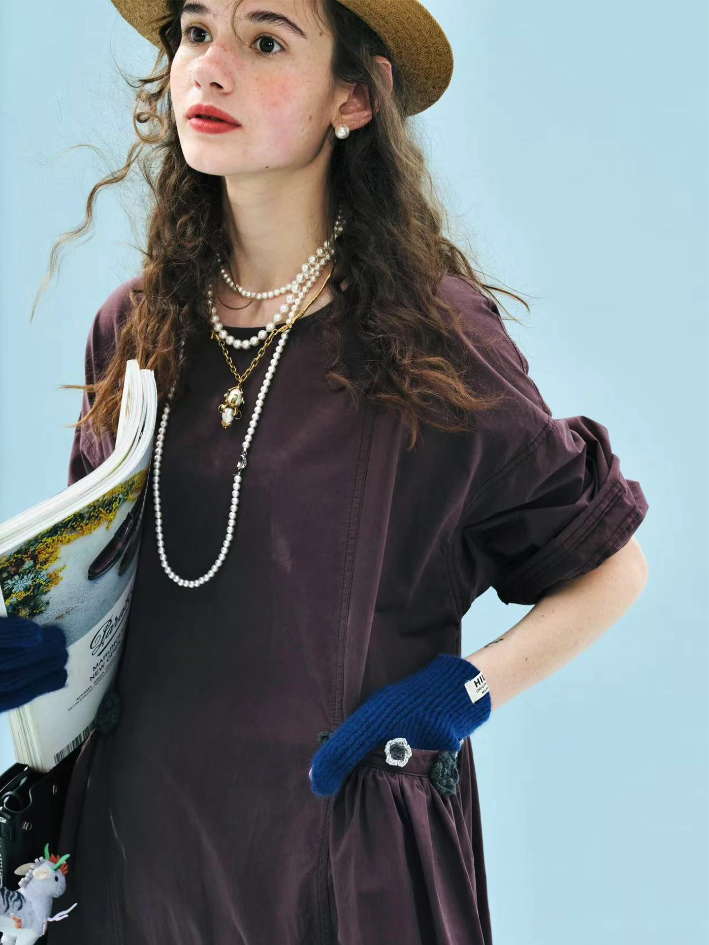 Abito midi bordeaux a maniche lunghe con bottoni decorativi Ideale per il fine settimana informale Affascinante e senza sforzo 255138