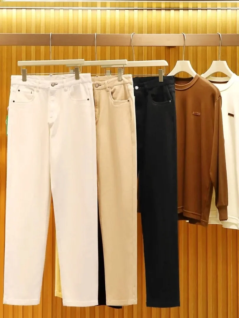 

Мужские джинсы прямого кроя класса люкс, повседневные, из эластичного хлопка, с высокой талией, на пуговицах, 98,5% хлопок, 1,5% спандекс.