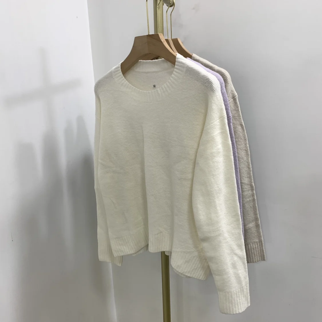 

Мягкий и удобный женский трикотаж, повседневный универсальный осенне-зимний новый свитер, который подходящий всем