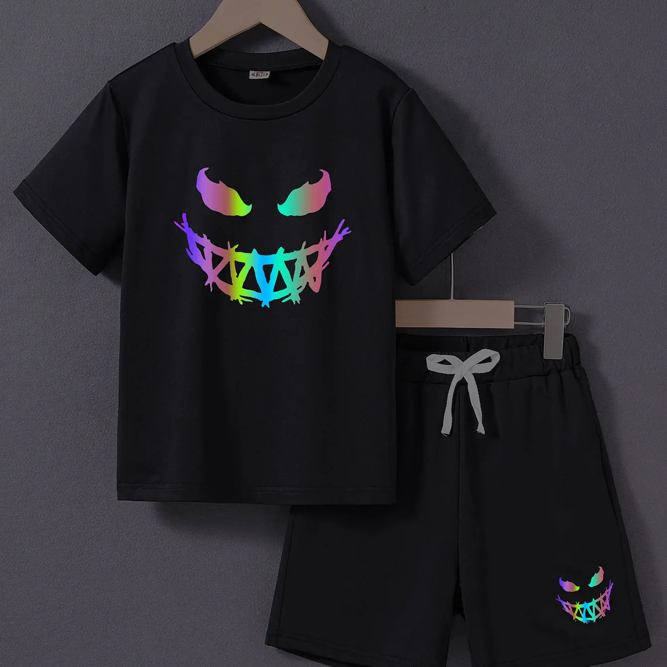 2 Wear Boys Teen Black Fluorescent Smiley Face round Neck Thin T-shirt with Practical Pocket Shorts Summer Casual Suit