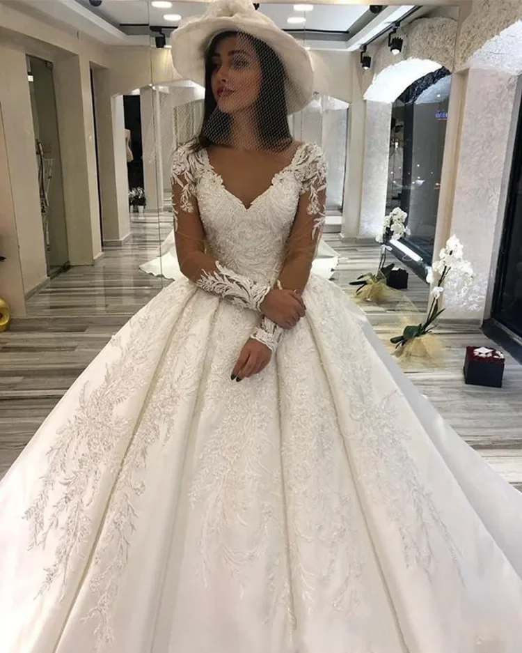 Customized Well Design V Neck Lace Appliques Wedding Dresses Sweep Train Satin Ballgown Backless Corset Back Vestidos De Novia