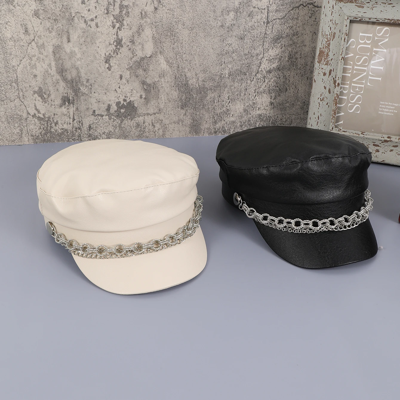 

Simple British style PU leather size chain decoration newsboy hat shopping trip selfie every cover newsboy hat