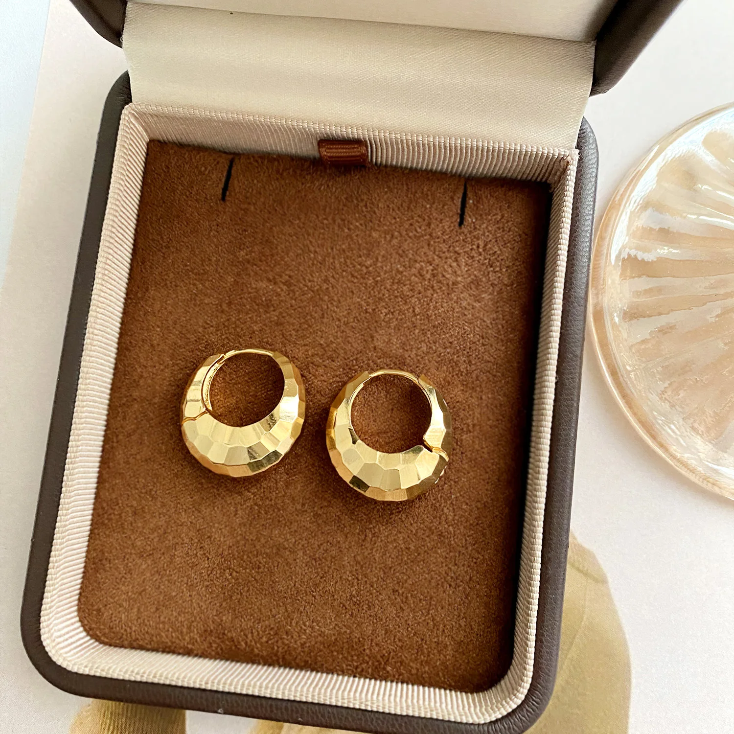 High Quality Simple Retro Geometric Shiny Earrings Irregular Design Water Drop Ear Buckle Jewelry Wholesale For Daily Wear