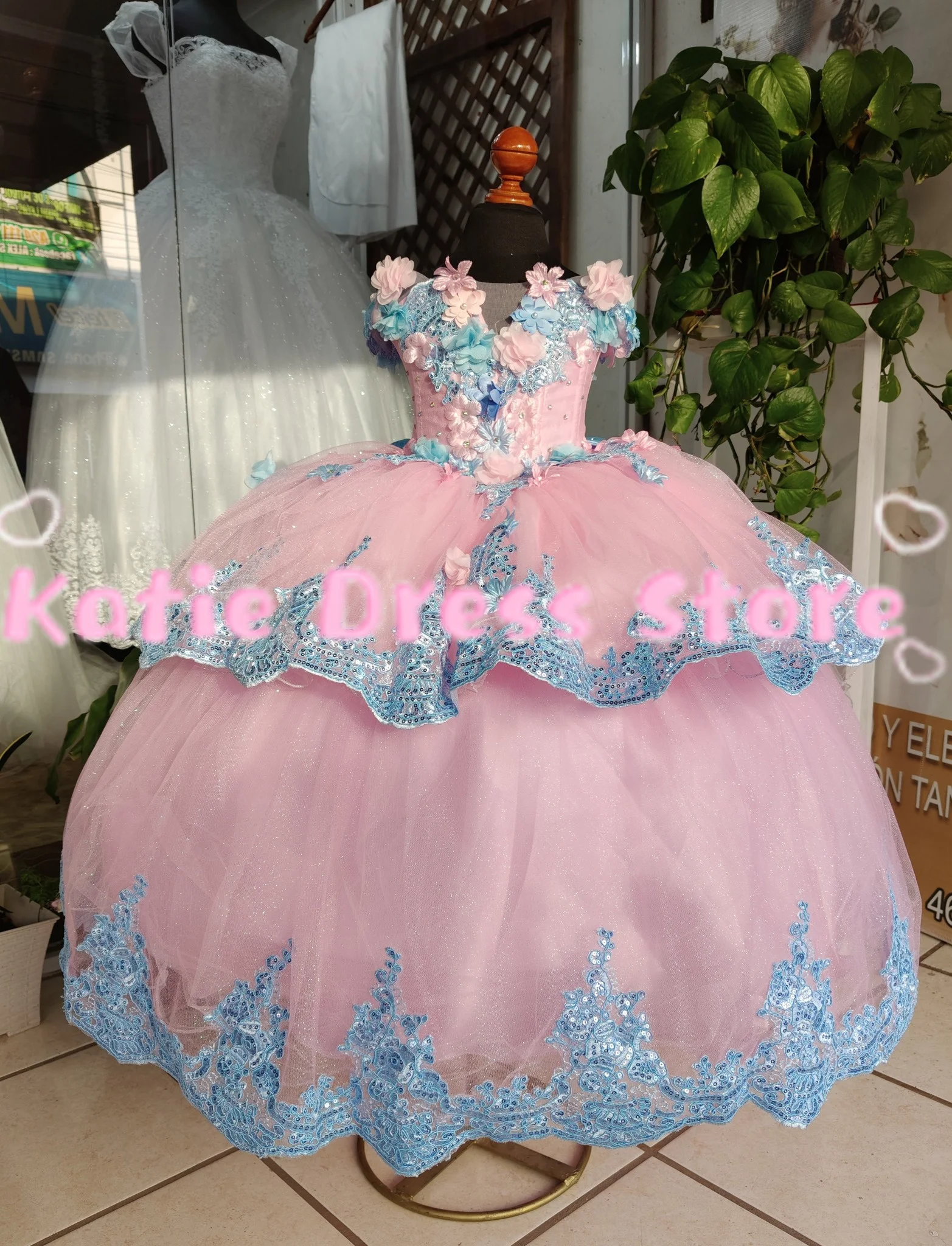 

Элегантное платье для девочек на свадьбу, из тюля, пышное, с 3D аппликацией и бантом, для детского дня рождения, первого причастия, бальное платье, на заказ