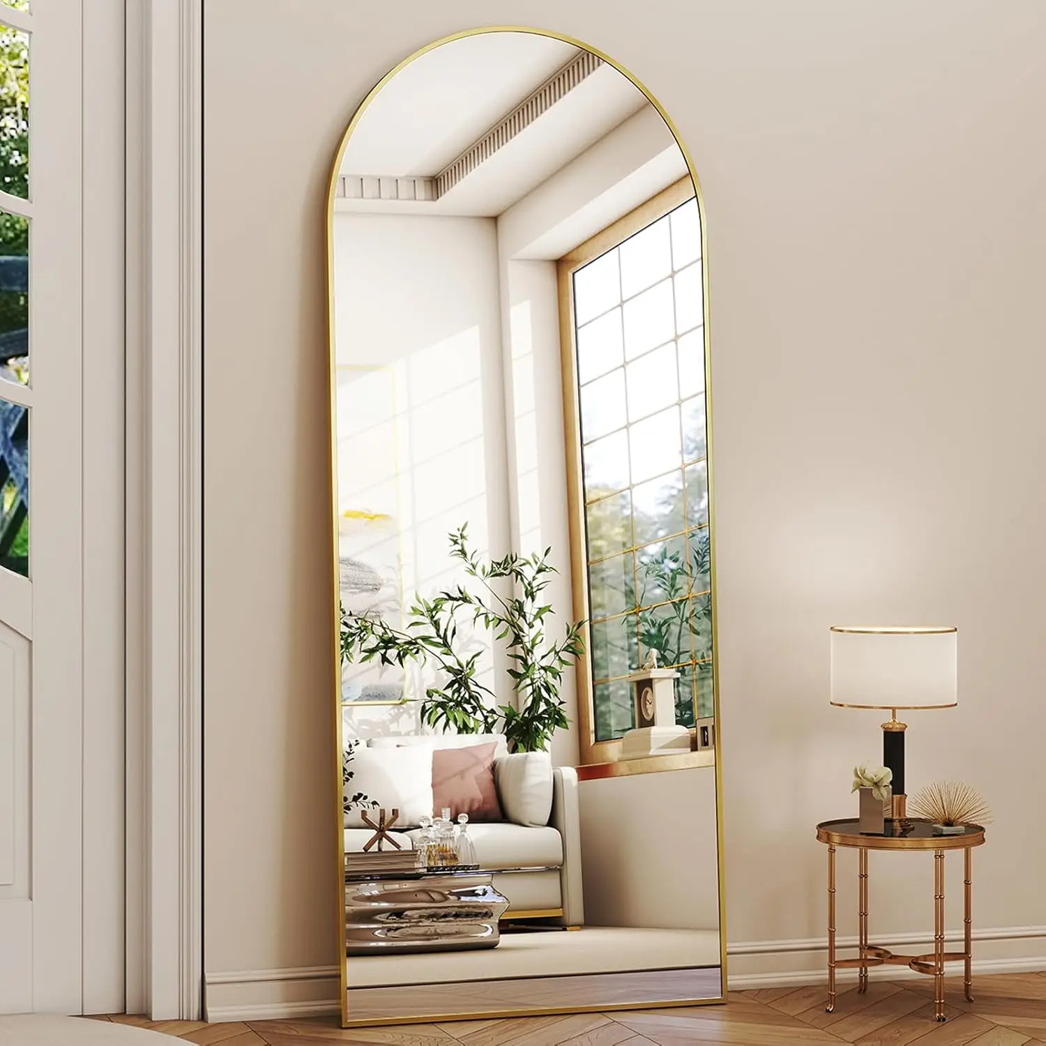 Specchio ad arco a figura intera da 56" con cornice in alluminio, finitura dorata, autoportante o montata a parete per un'elegante arredamento per la casa