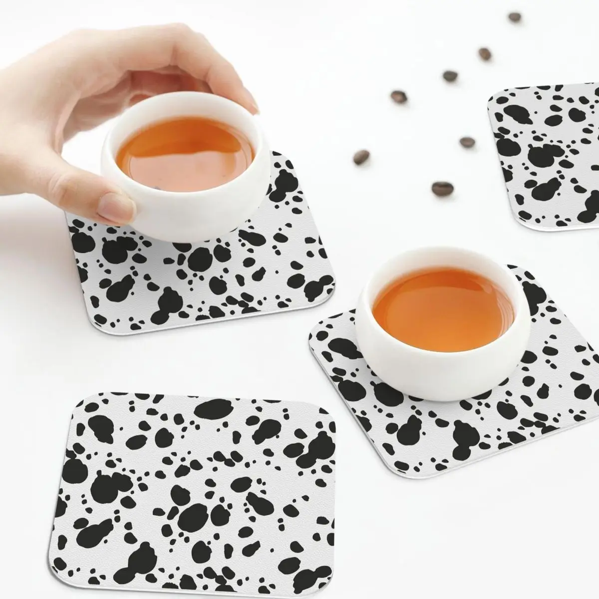 Posavasos con estampado de perro dálmata, color blanco y negro, aislamiento de cocina, tapetes de café, vajilla, juego de 4