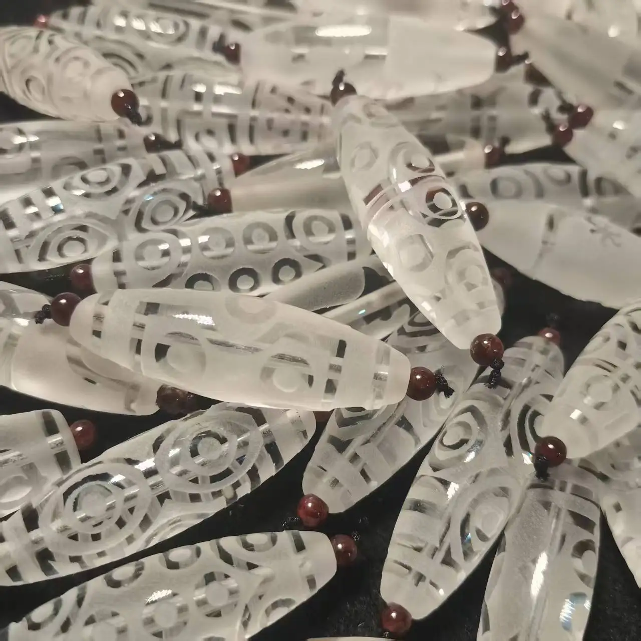 

50pcs/lot Best Offer Wholesale Natural White Crystal Stone dzi beads Multiple patterns for jewelry making Pendant bracelets