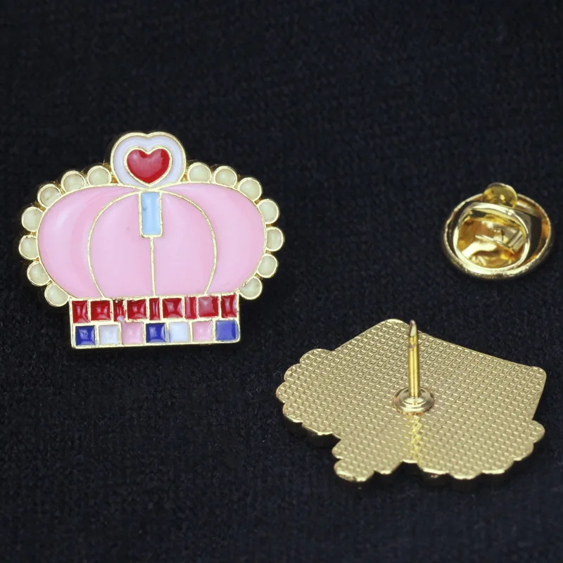 Four alloy crown brooches to choose from, oil painted cartoon crown chest badge, clothing accessories factory direct sales