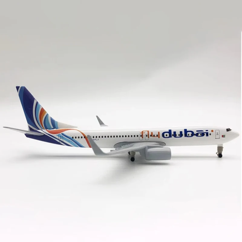 20 سنتيمتر سبيكة معدنية الهواء يطير دبي الخطوط الجوية B737 دييكاست نموذج طائرة دبي B737-800 الخطوط الجوية طائرة نموذجية طائرة ث عجلات