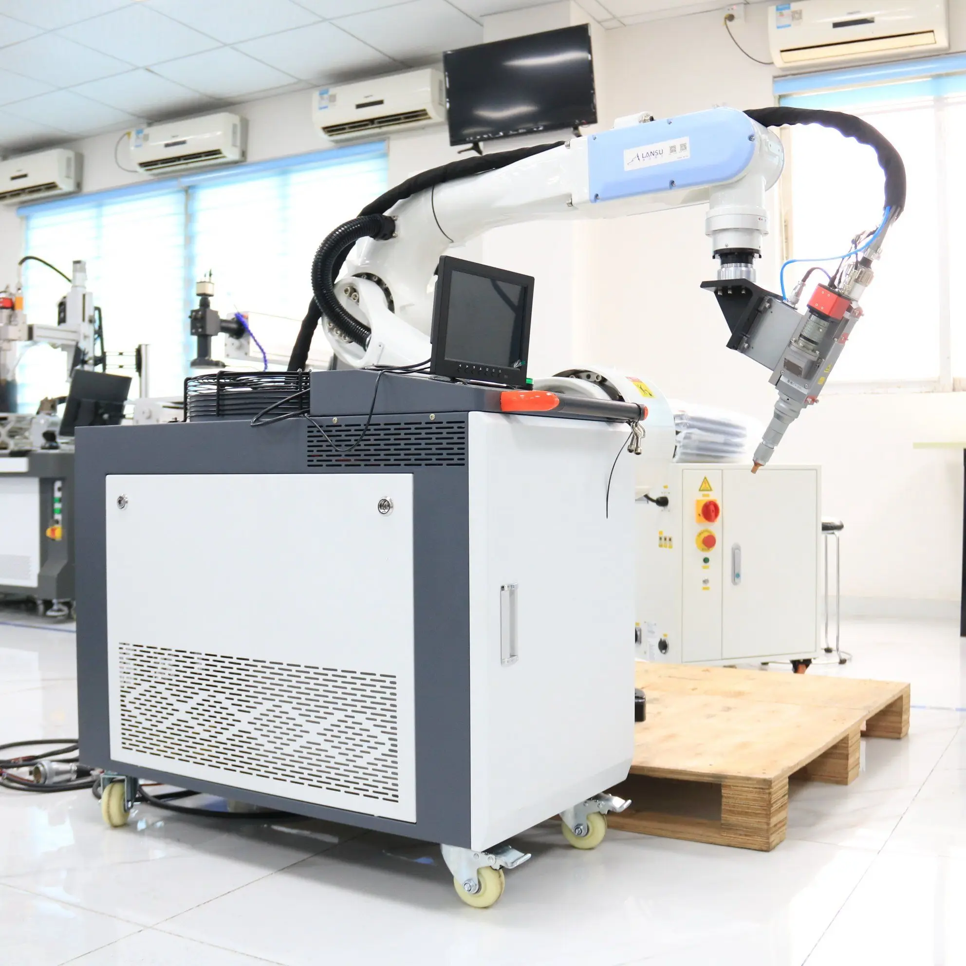 

Stainless Steel Sheet Metal Products Special-Shaped Hardware Fiber Automatic Laser Welding Machine