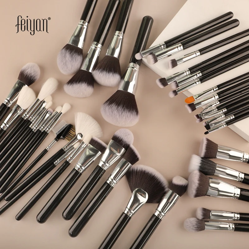 Ensemble de 40 pinceaux, végétarien de haute qualité, logo personnalisé sans cruauté, pinceau de maquillage professionnel de luxe de marque propre