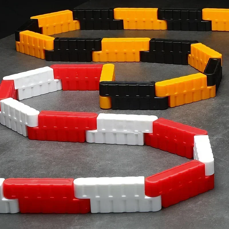 

Road Barrier DIY Racing Track Design Drifting Race Track 6.2*1.8*2.5CM,10PCS/50pcs/100pcs/200pcs（Red,white,black,yellow,random）