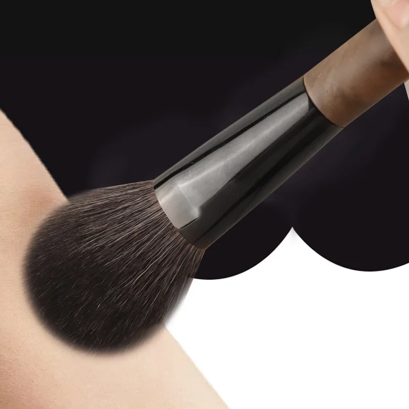 Walnut Wood Makeup Brush Animal Hair Powder Blusher Brush Wool Peach Heart Powder Blusher Honey Brush Facial Makeup Brush
