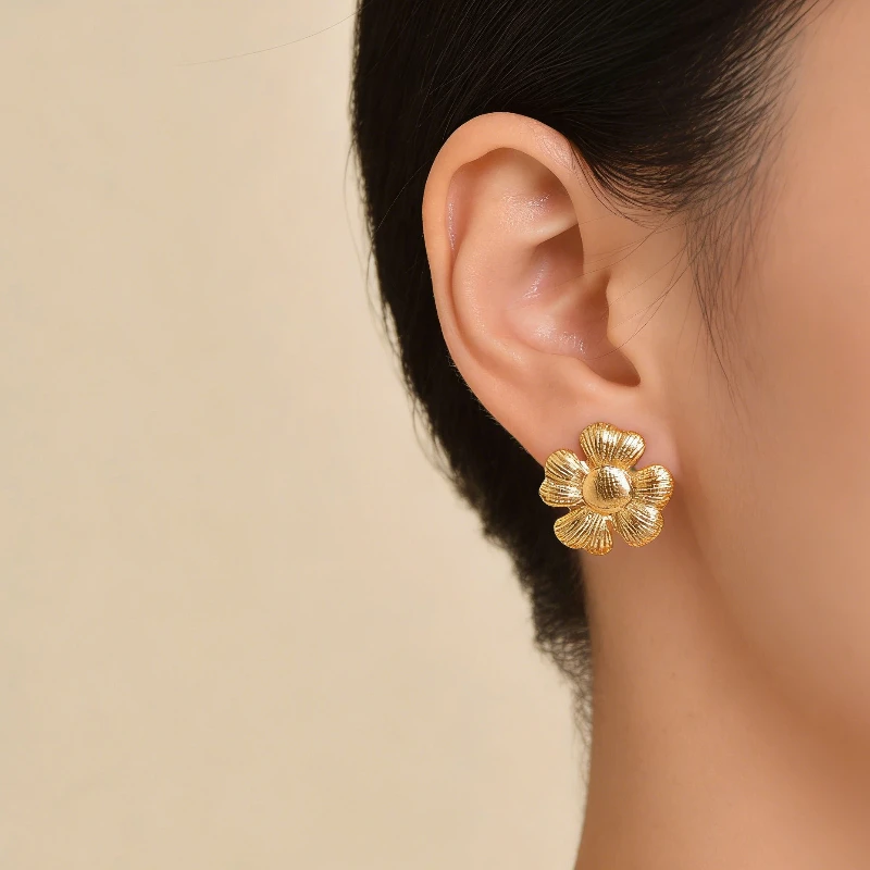 Vintage 18K vergoldete Ohrstecker mit verschiedenen floralen Motiven für den täglichen Gebrauch – Detail 7