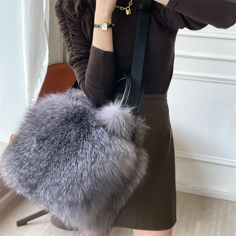 Fashionable Women\'s Fur Handbag 2022 High End Fox Fur Shoulder Bag Plush Oblique Straddle Bag Women\'s Handbag Tote Bag