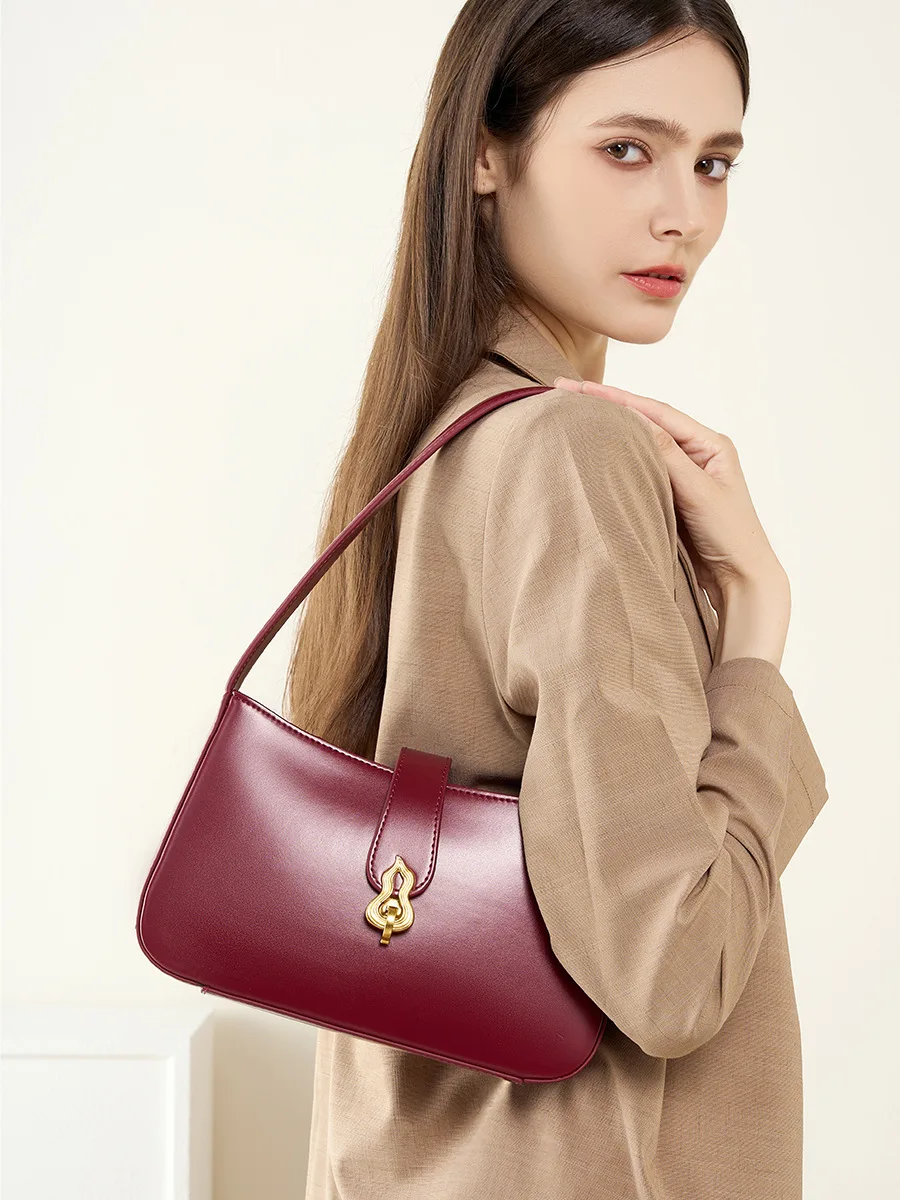 

2024 New Genuine leather women's bag Niche bride wedding bag Young red high-grade texture underarm bag daily shoulder bag