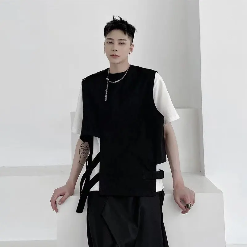 

High arcade style vest paired with men's trendy personality woven belt, camisole shoulder, rugged and handsome workwear vest, ve