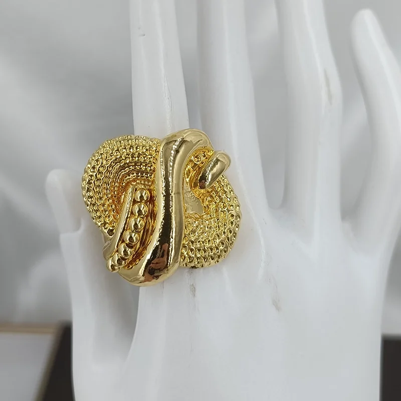 Fashion Gold Color Round Flower Big Ring For Women Trendy Metal Finger Ring Hip Hop Statement Party Jewelry Gifts New In