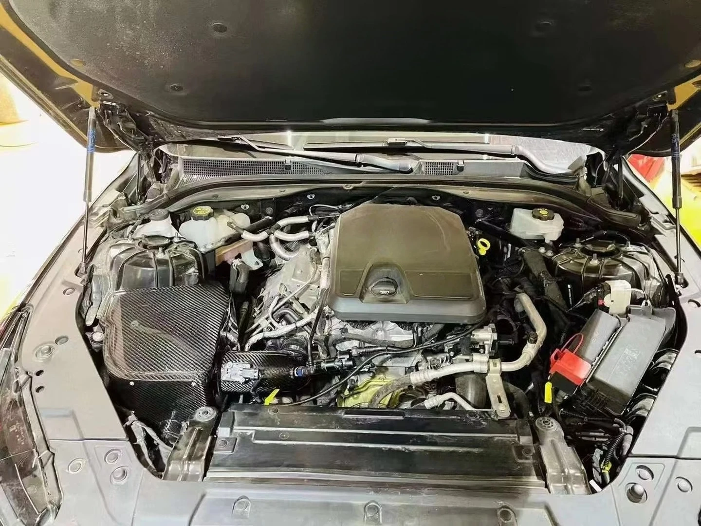 100% Dry Carbon Fiber Cold Air Intake Kit with High‑Flow Filter for Cadillac CT4 CT5 2.0T