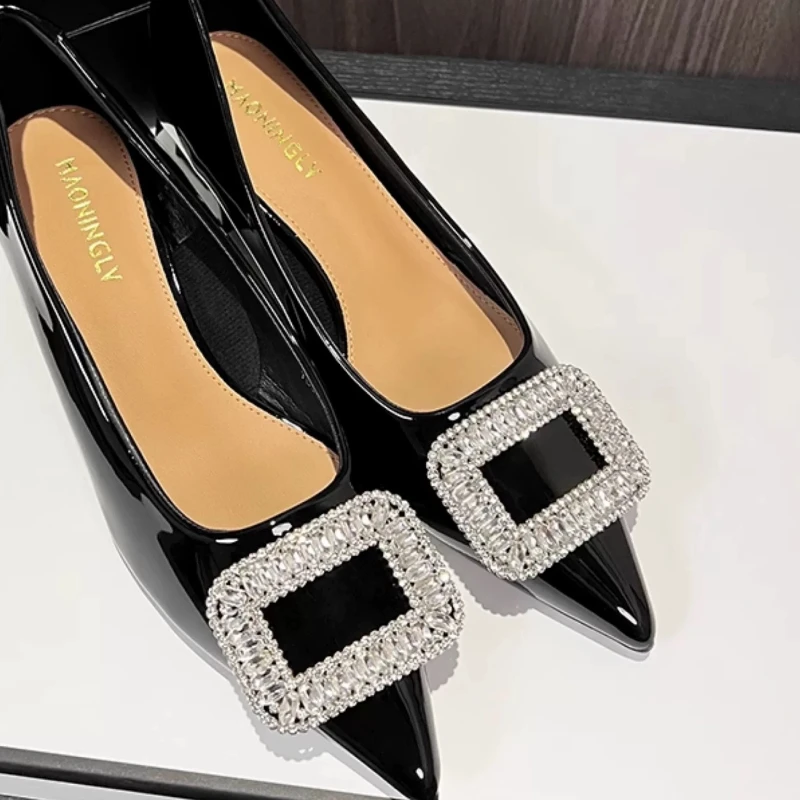 

2025 модный хит продаж, новый стиль, роскошная женская модная женская обувь с металлическими кристаллами на толстом каблуке, элегантная вечерняя женская обувь