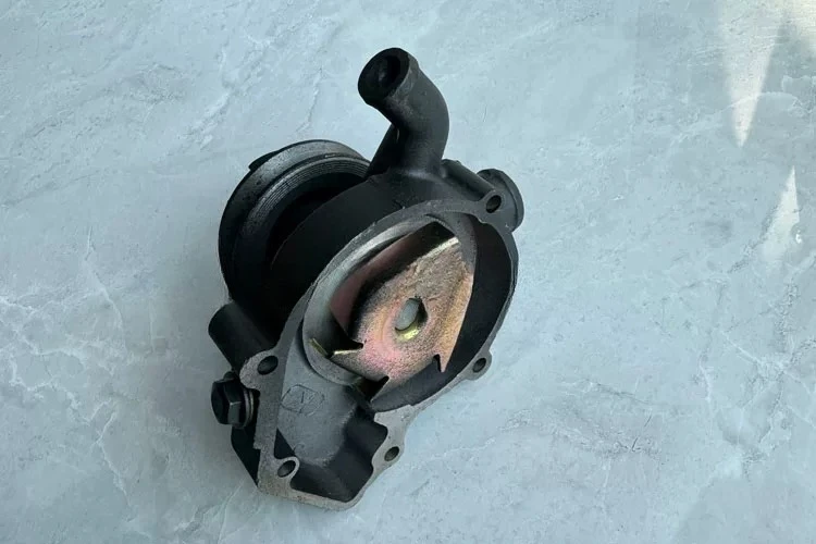 gruppo-pompa-acqua-per-motore-diesel-k4100d-k4100zd-30kw-40kw