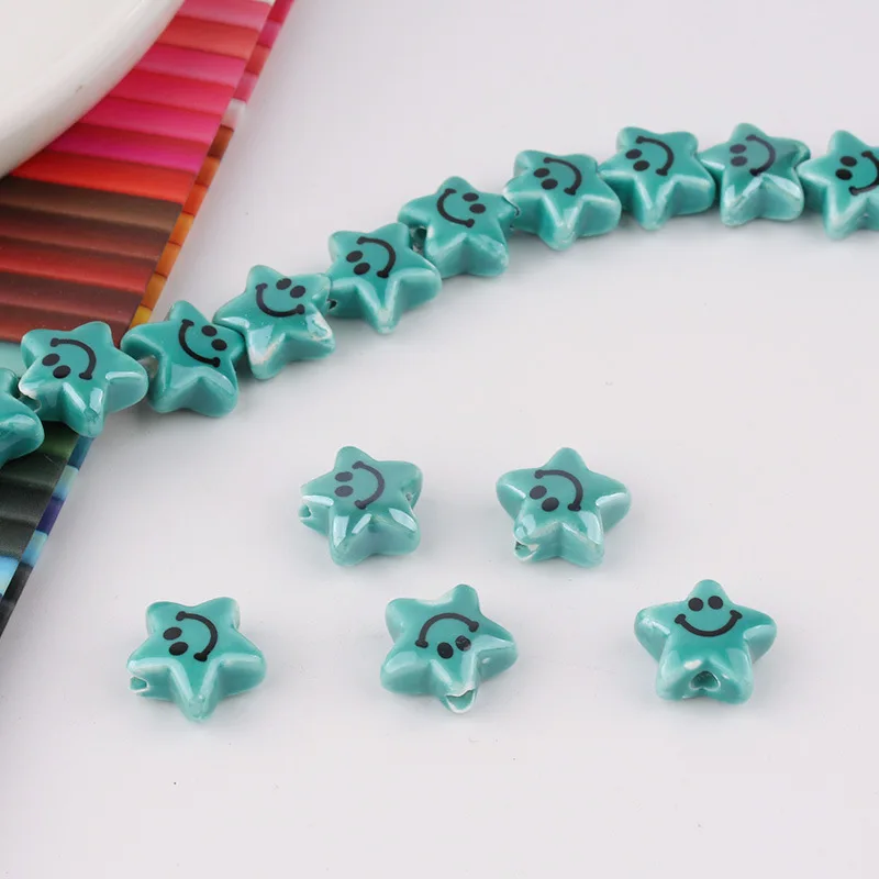 Cuentas de cerámica con forma de estrella y cara sonriente, abalorios de cinco puntas de 14x15mm para la fabricación de joyas, espaciador suelto, cuentas de cerámica, pendiente de pulsera artesanal, 20 piezas