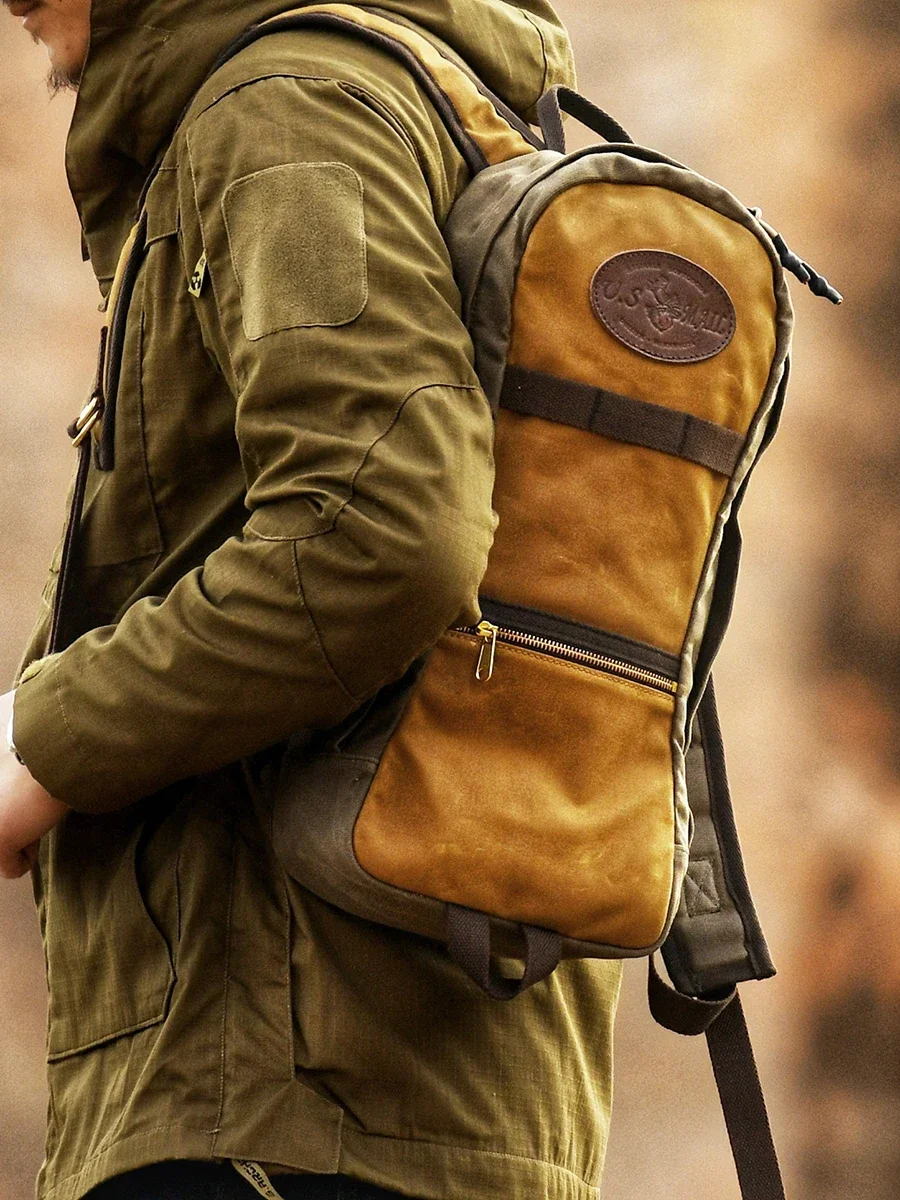 

Blunt Razor Waxed Canvas Outdoor Mountaineering Vertical Men's and Women's American Retro Motorcycle Water-repellent Backpack