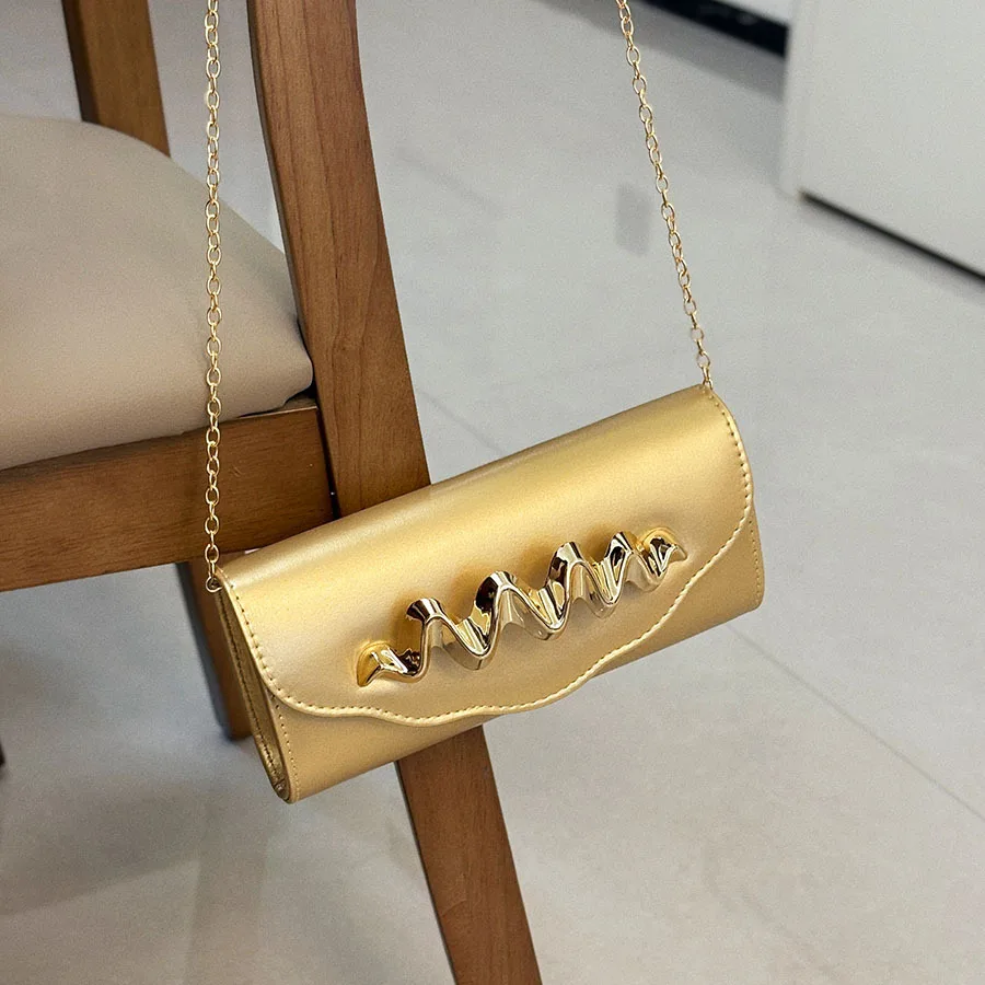Fashion Light Luxury Temperament Dinner Bag Leather Texture Hand Grab Bag Trend Foreign Style Chain Shoulder Messenger Bag